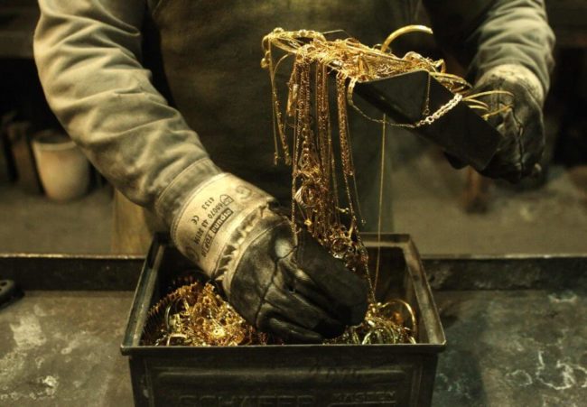 Продать 1 грамм золота в Москве, цена за грамм — «Первый ювелирный ломбард»